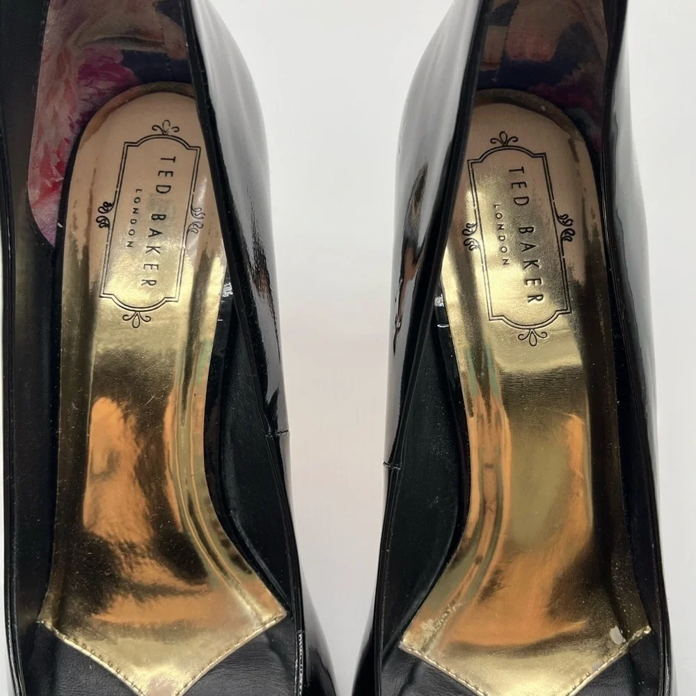 Ted Baker London Black Patent Leather Gold Bow Heels Women Size 41/10.5 BLEMISH